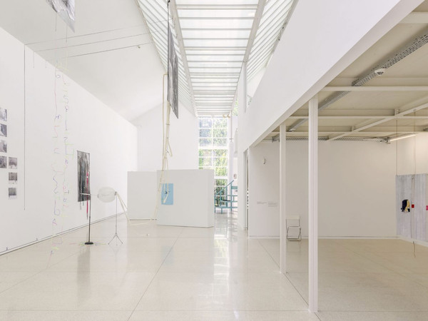 HDKV-Das-Etablissement-der-Tatsache-Ausstellung-©Lys-Y-Seng-009-web-1400x924.jpg